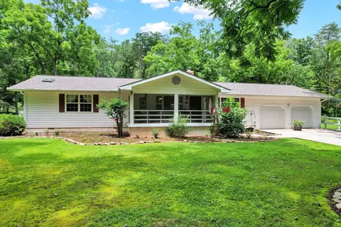 718 Dewind Dr, Pikeville, TN 37367