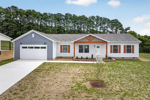 2530 River Ranch Dr, Cookeville, TN 38501