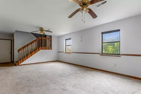Living - 605 Clearview Dr, Ringgold, GA 30736 photo 4 of 4
