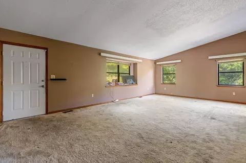 Living - 605 Clearview Dr, Ringgold, GA 30736 photo 2 of 4