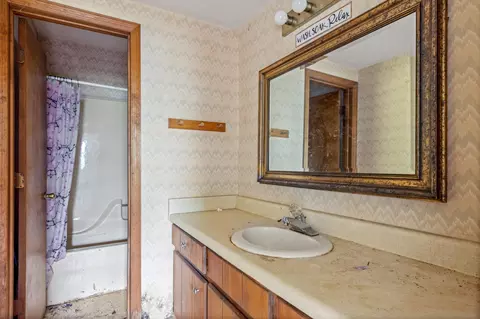 Bath - 605 Clearview Dr, Ringgold, GA 30736 photo 5 of 5