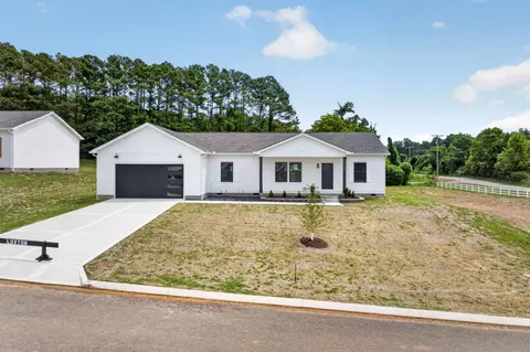 2540 River Ranch Dr, Cookeville, TN 38501
