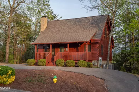 651 Kings Hills Blvd, Pigeon Forge, TN 37863