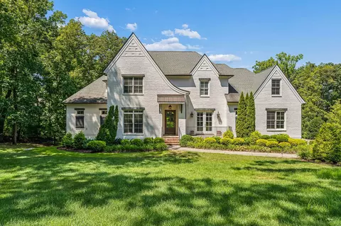 6732 Darden Pl, Nashville, TN 37205