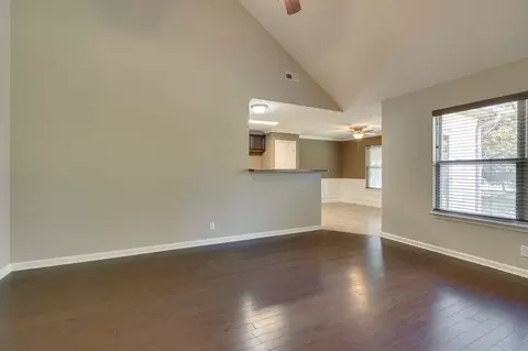 Living - 1121 Halverson Dr, Murfreesboro, TN 37128 photo 3 of 5