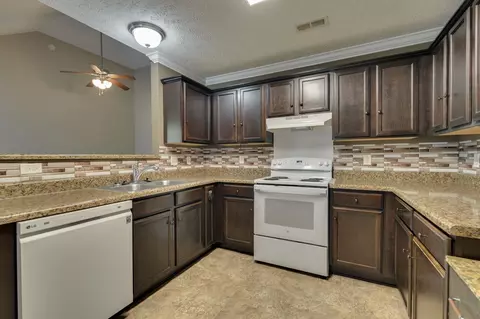 Kitchen - 1121 Halverson Dr, Murfreesboro, TN 37128 photo 2 of 3