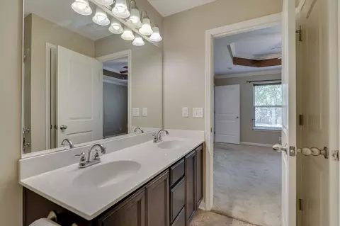 Bath - 1121 Halverson Dr, Murfreesboro, TN 37128 photo 3 of 3