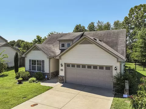 Exterior - 1121 Halverson Dr, Murfreesboro, TN 37128 photo 2 of 8