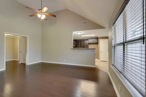 Living - 1121 Halverson Dr, Murfreesboro, TN 37128 photo 4 of 5