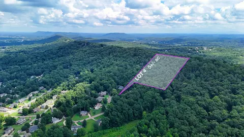 4 Imperial Dr, Ooltewah, TN 37363