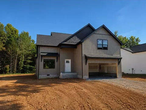 265 Wayne Hall Rd, Clarksville, TN 37040
