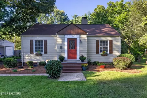 132 Lonas Dr, Maryville, TN 37803