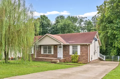 622 Woodhaven Dr, Clarksville, TN 37042