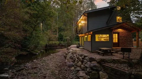 2951 Webb Creek Rd, Sevierville, TN 37876