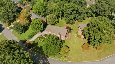 724 Summit Lake Ct, Knoxville, TN 37922