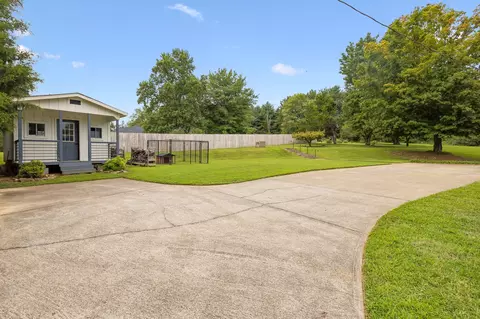 Exterior - 2056 Dade Cir, Dickson, TN 37055 photo 7 of 11