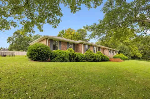 Exterior - 2056 Dade Cir, Dickson, TN 37055 photo 2 of 11