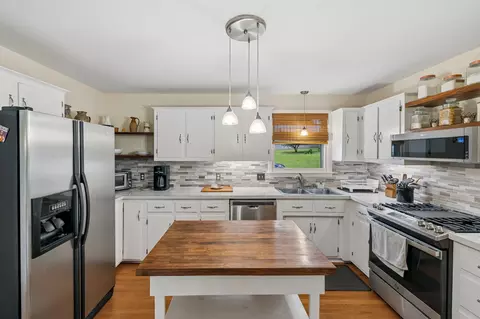 Kitchen - 2056 Dade Cir, Dickson, TN 37055 photo 1 of 5
