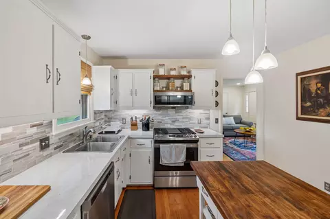 Kitchen - 2056 Dade Cir, Dickson, TN 37055 photo 5 of 5