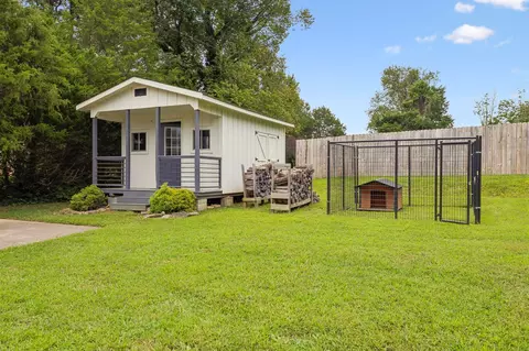 Exterior - 2056 Dade Cir, Dickson, TN 37055 photo 5 of 11
