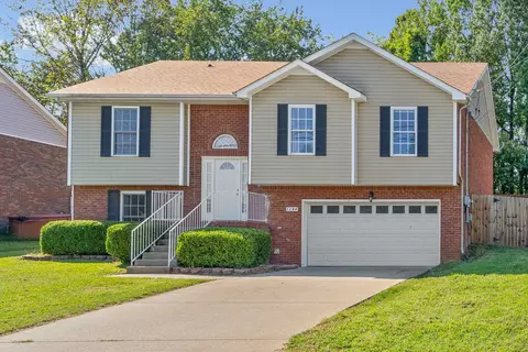 1344 Bluebonnet Dr, Clarksville, TN 37042