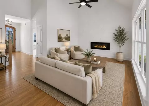 Living - 2511 Colleen Dr, Murfreesboro, TN 37128 photo 3 of 6