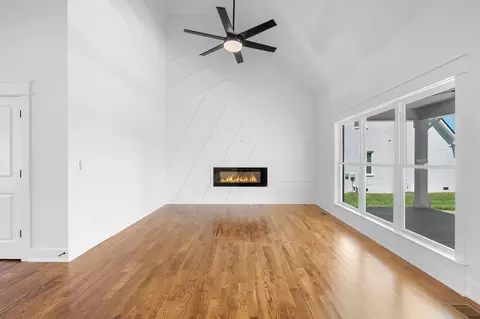 Living - 2511 Colleen Dr, Murfreesboro, TN 37128 photo 2 of 6