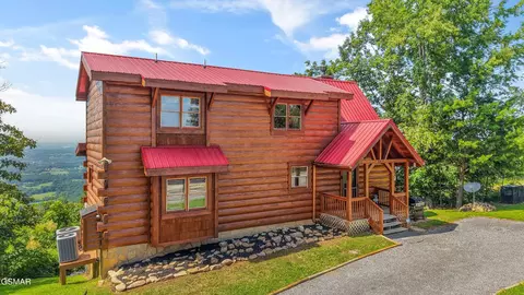 689 Shell Mountain Rd, Sevierville, TN 37876