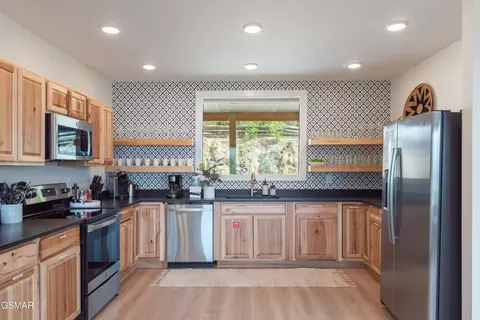 Kitchen - 875 Shell Mountain Rd, Sevierville, TN 37876 photo 1 of 5