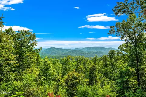 1 Shell Mountain Rd, Sevierville, TN 37876