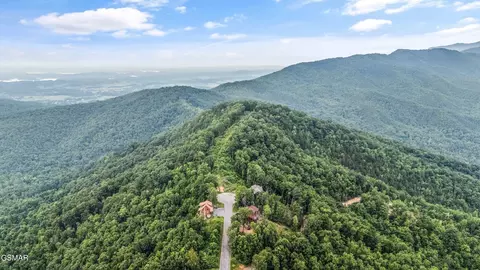 5 Shell Mountain Rd, Sevierville, TN 37876