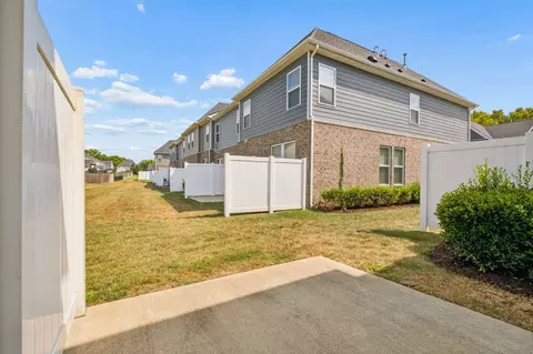 Exterior - 3308 Deerchase Cir, Murfreesboro, TN 37129 photo 5 of 10