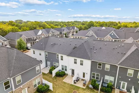 View/Area - 3308 Deerchase Cir, Murfreesboro, TN 37129 photo 2 of 5