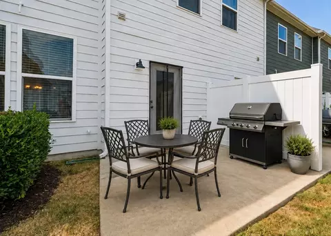 Exterior - 3308 Deerchase Cir, Murfreesboro, TN 37129 photo 2 of 10