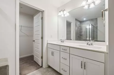 Bath - 3308 Deerchase Cir, Murfreesboro, TN 37129 photo 2 of 8
