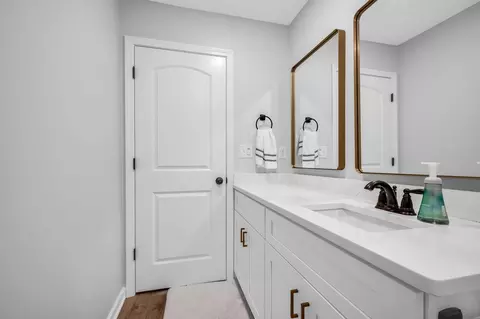 Bath - 400 Masters Way, Dickson, TN 37055 photo 5 of 5
