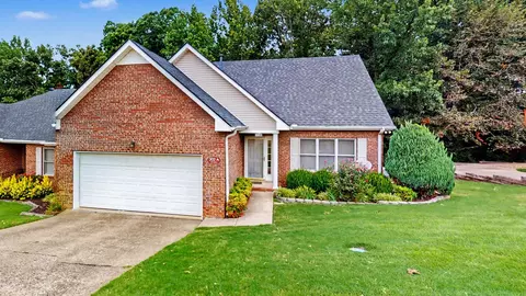 302 Paris Harbor Dr # A, Paris, TN 38242