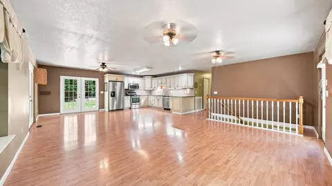 Living - 11930 Thatch Rd, Harrison, TN 37341 photo 3 of 6