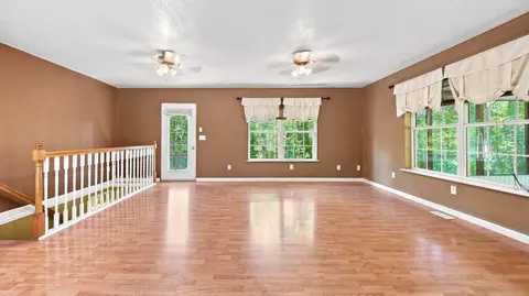 Living - 11930 Thatch Rd, Harrison, TN 37341 photo 1 of 6