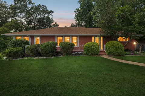 821 Mount Belvoir Dr, Chattanooga, TN 37412