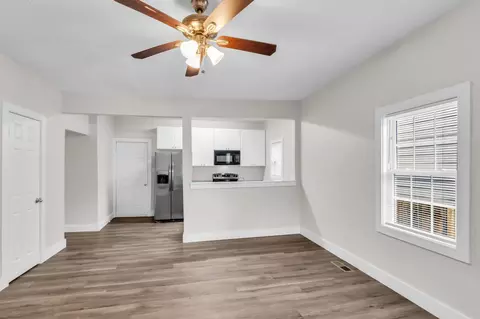 Living - 460 E State St, Murfreesboro, TN 37130 photo 1 of 3