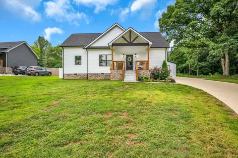 Exterior - 330 Kaiser Rd, Dickson, TN 37055 photo 2 of 8
