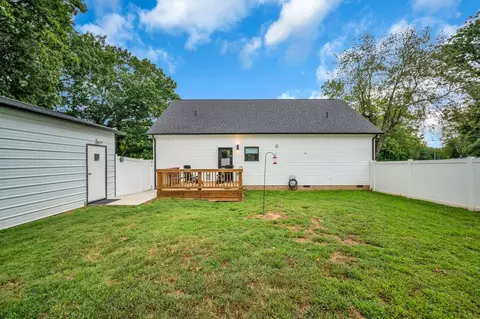 Exterior - 330 Kaiser Rd, Dickson, TN 37055 photo 5 of 8