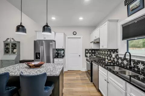 Kitchen - 330 Kaiser Rd, Dickson, TN 37055 photo 2 of 3