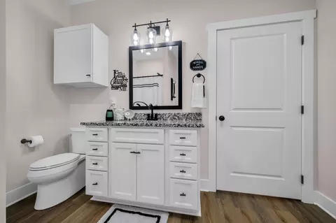 Bath - 330 Kaiser Rd, Dickson, TN 37055 photo 3 of 3