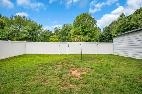 Exterior - 330 Kaiser Rd, Dickson, TN 37055 photo 7 of 8