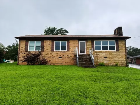 805 Woodland Dr, Rossville, GA 30741