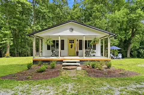 1968 Dry Hill Rd, Rockwood, TN 37854