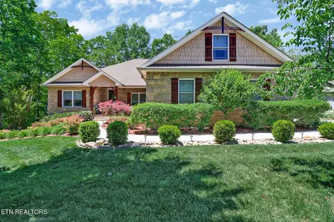 36 Kingsbridge Ln, Crossville, TN 38558