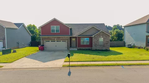 2353 Colston Dr, Clarksville, TN 37042